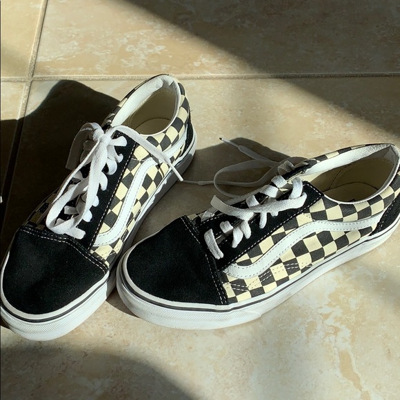 checkerboard skate shoes